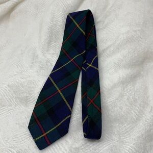 Macleod Scotland green blue tartan 100% new wool tie